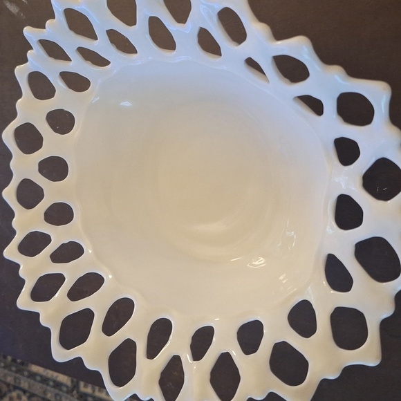 Vintage Doric Lace Milk Glass Bowl Wedding Centerpiece - Picture 4 of 7